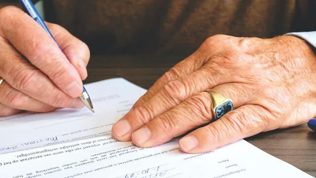 Inheritance Lawyer: Simple Estate Planning Mistakes That Make Probate Difficult for Loved Ones